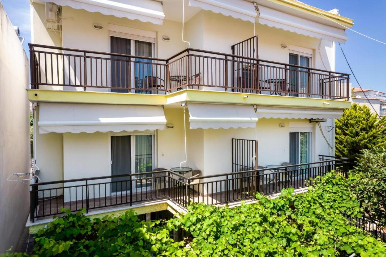 Tiara Holidays - Famelia Studios - spoljašnji izgled